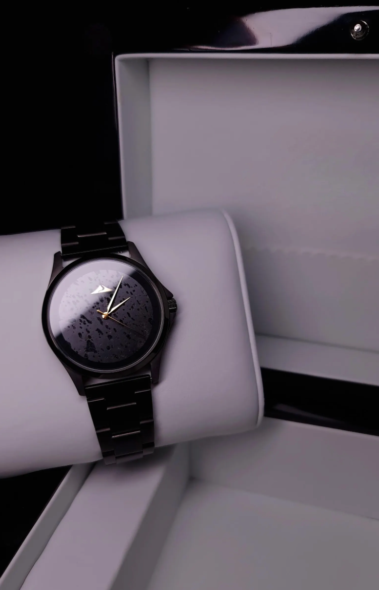 Orologio CRONO - Pietra lavica e Titanio (BLACK-GOLD)