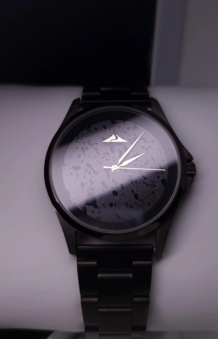 Orologio CRONO - Pietra lavica e Titanio (BLACK-GOLD)