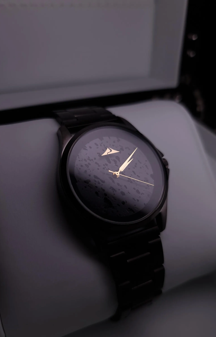 Orologio CRONO - Pietra lavica e Titanio (BLACK-GOLD)