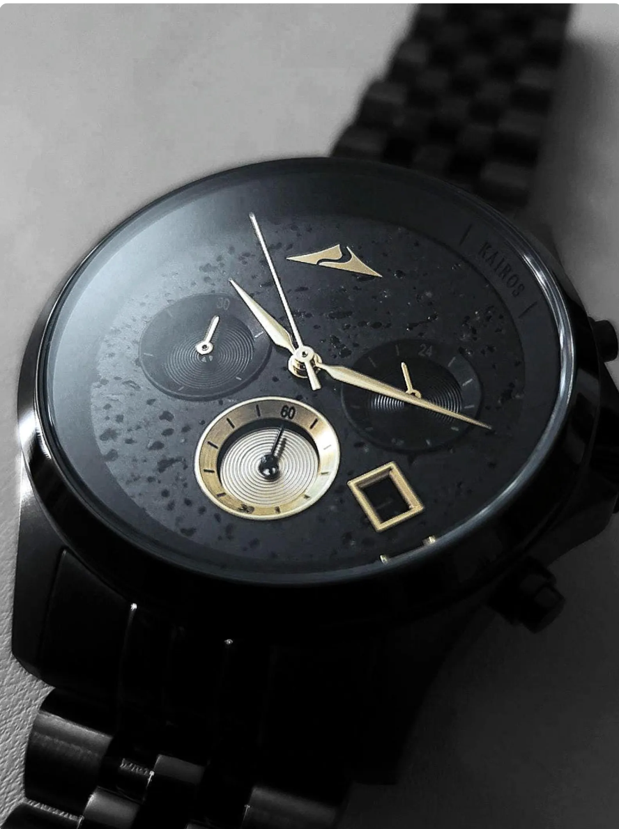 Cronografo con data KAIROS - Pietra lavica e Titanio (BLACK-GOLD)