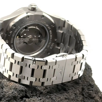 ARES - Primo automatico al mondo con quadrante in pietra lavica naturale e 21 rubini